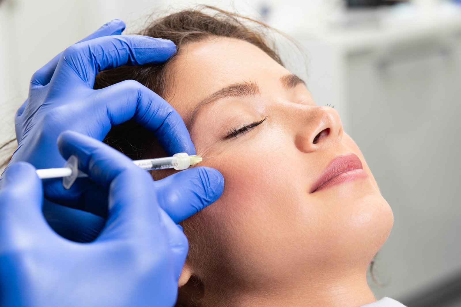 Attractive,Young,Woman,Is,Getting,A,Rejuvenating,Facial,Injections.,She Skingroup | Dermatólogos en Monterrey
