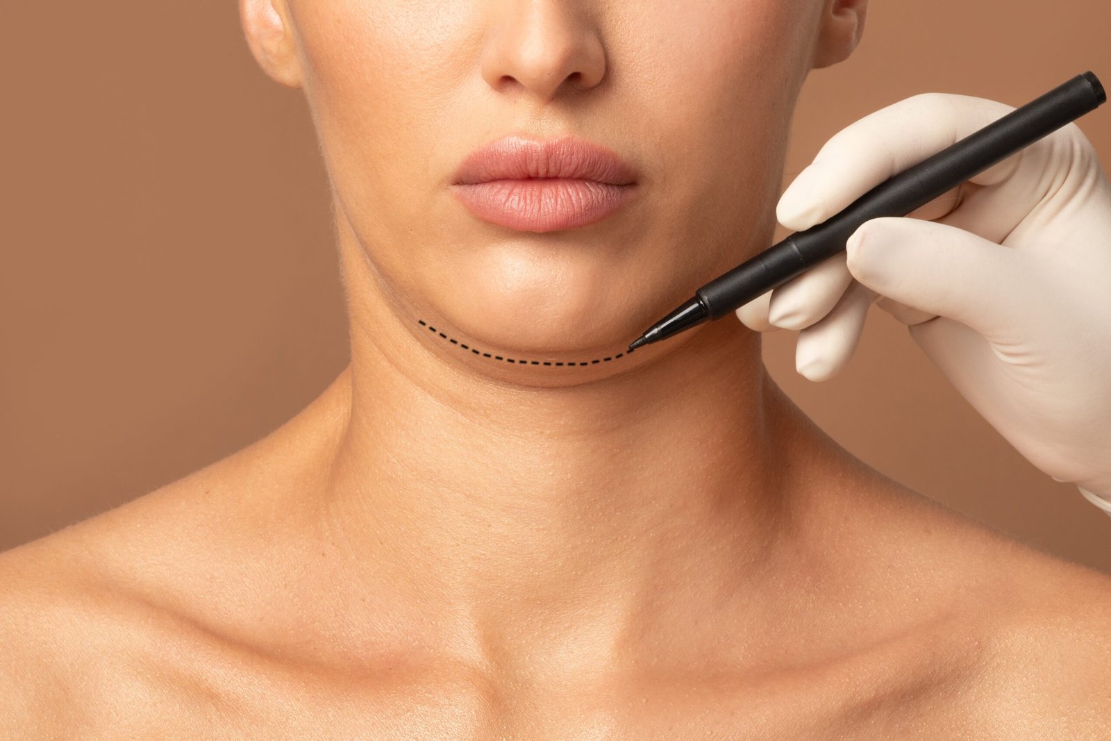 Double,Chin,Removal,Plastic,Surgery,Operation,Concept.,Doctor,Surgeon,Hands Skingroup | Dermatólogos en Monterrey